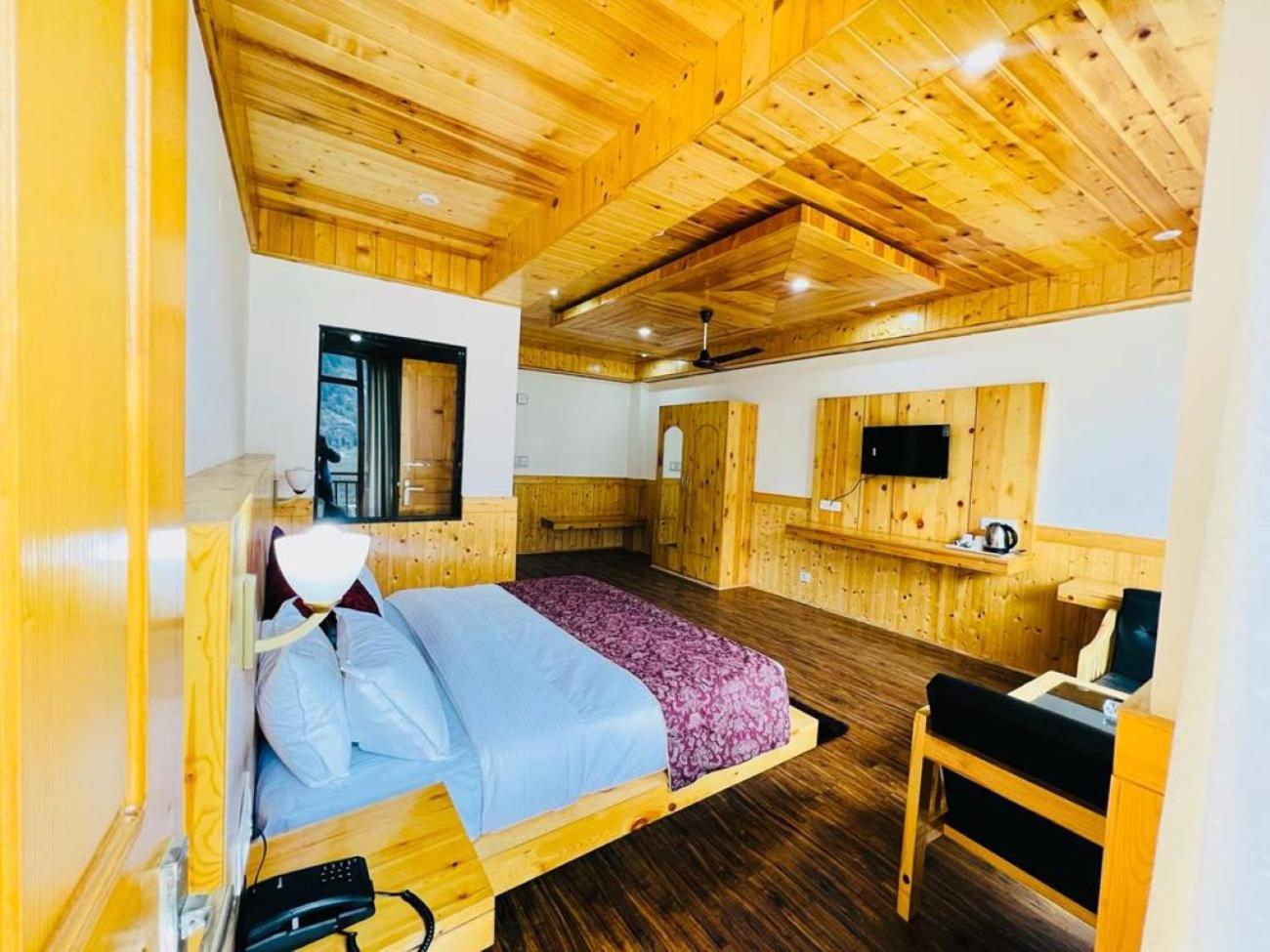 Hotel Sakura Palace Manāli Zewnętrze zdjęcie