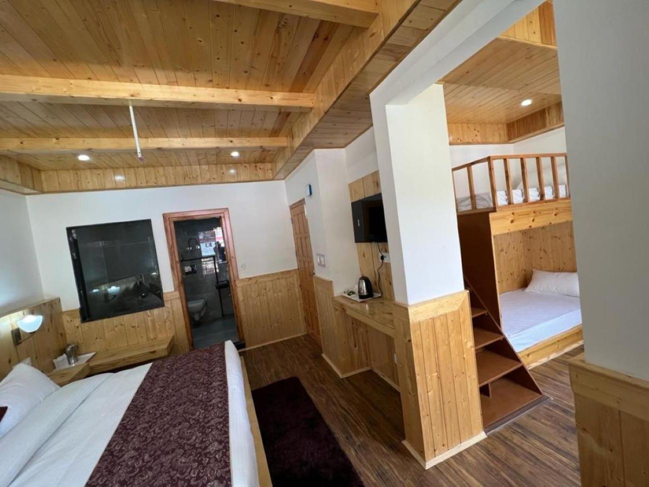 Hotel Sakura Palace Manāli Zewnętrze zdjęcie