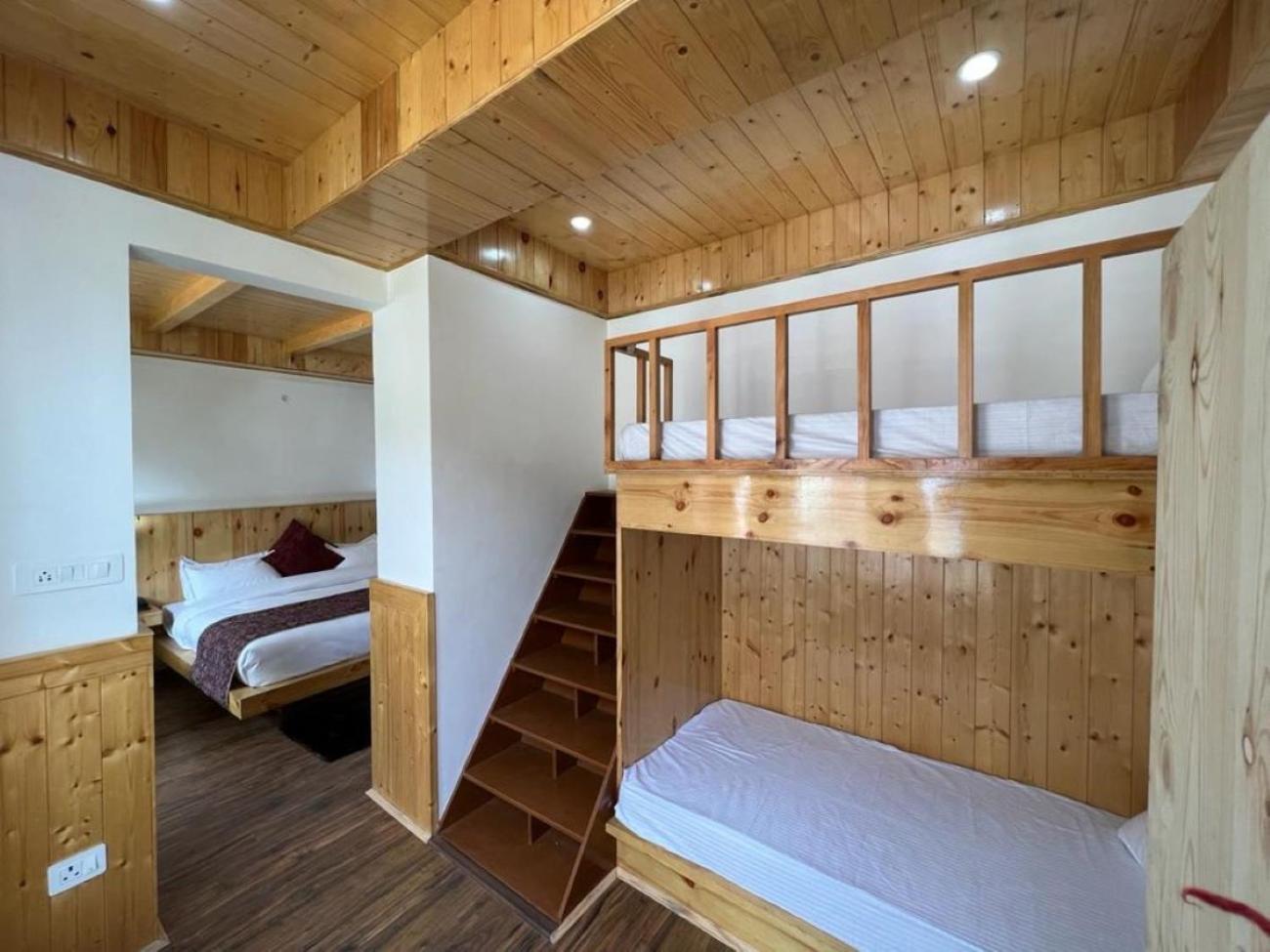 Hotel Sakura Palace Manāli Zewnętrze zdjęcie