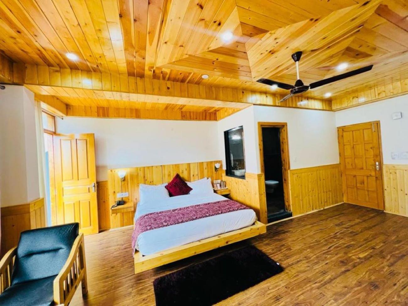 Hotel Sakura Palace Manāli Zewnętrze zdjęcie
