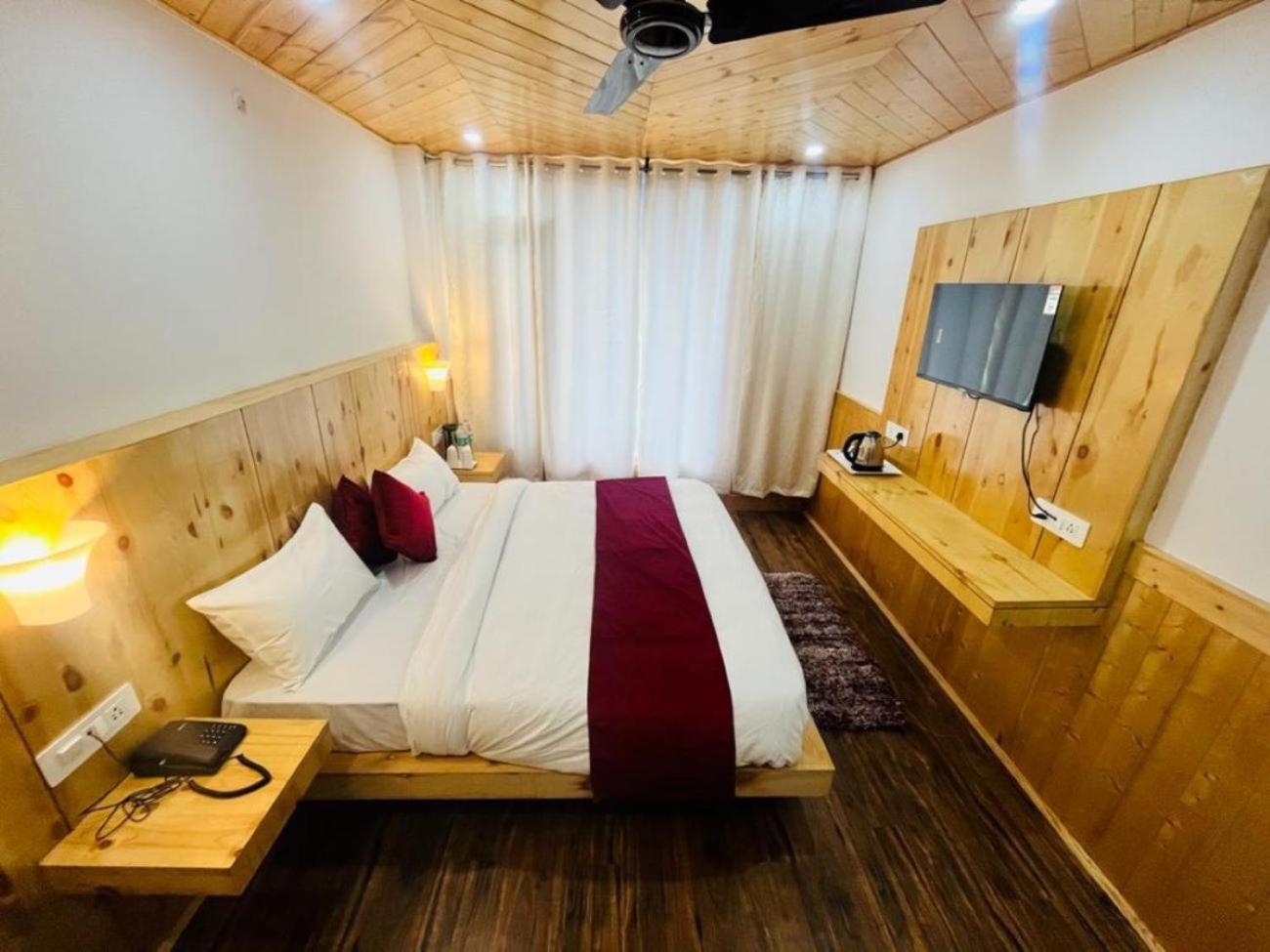 Hotel Sakura Palace Manāli Zewnętrze zdjęcie